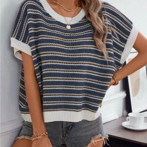 Women’s Crew Neck Loose/fit Striped Knit Top